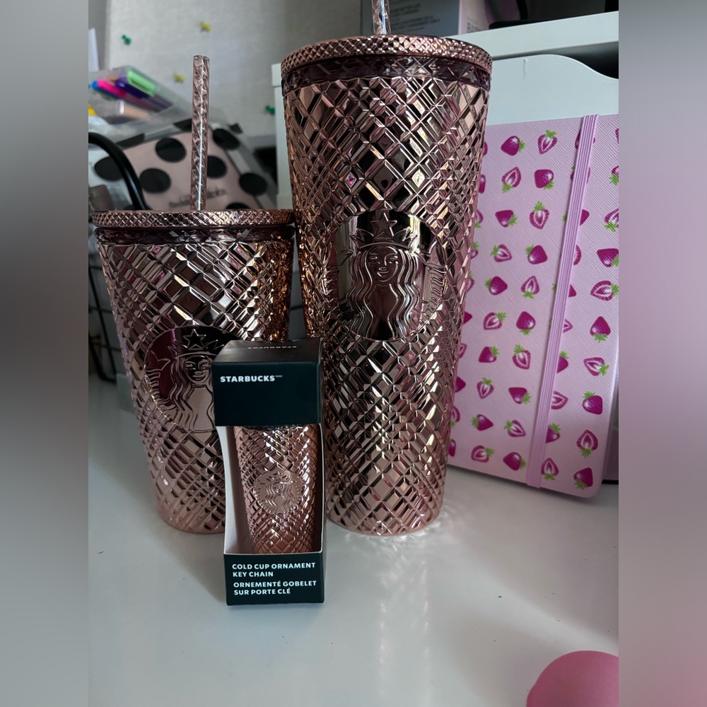 Starbucks Holiday Rose Gold edition 2023